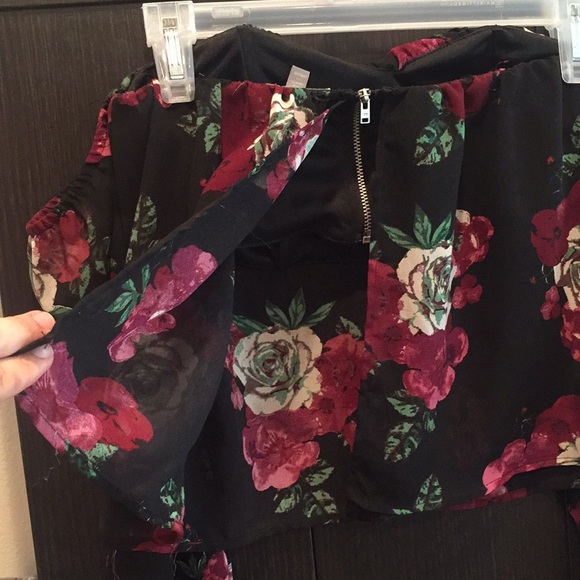 Charlotte Russe Black Floral Off-Shoulder Blouse - Picture 6 of 6